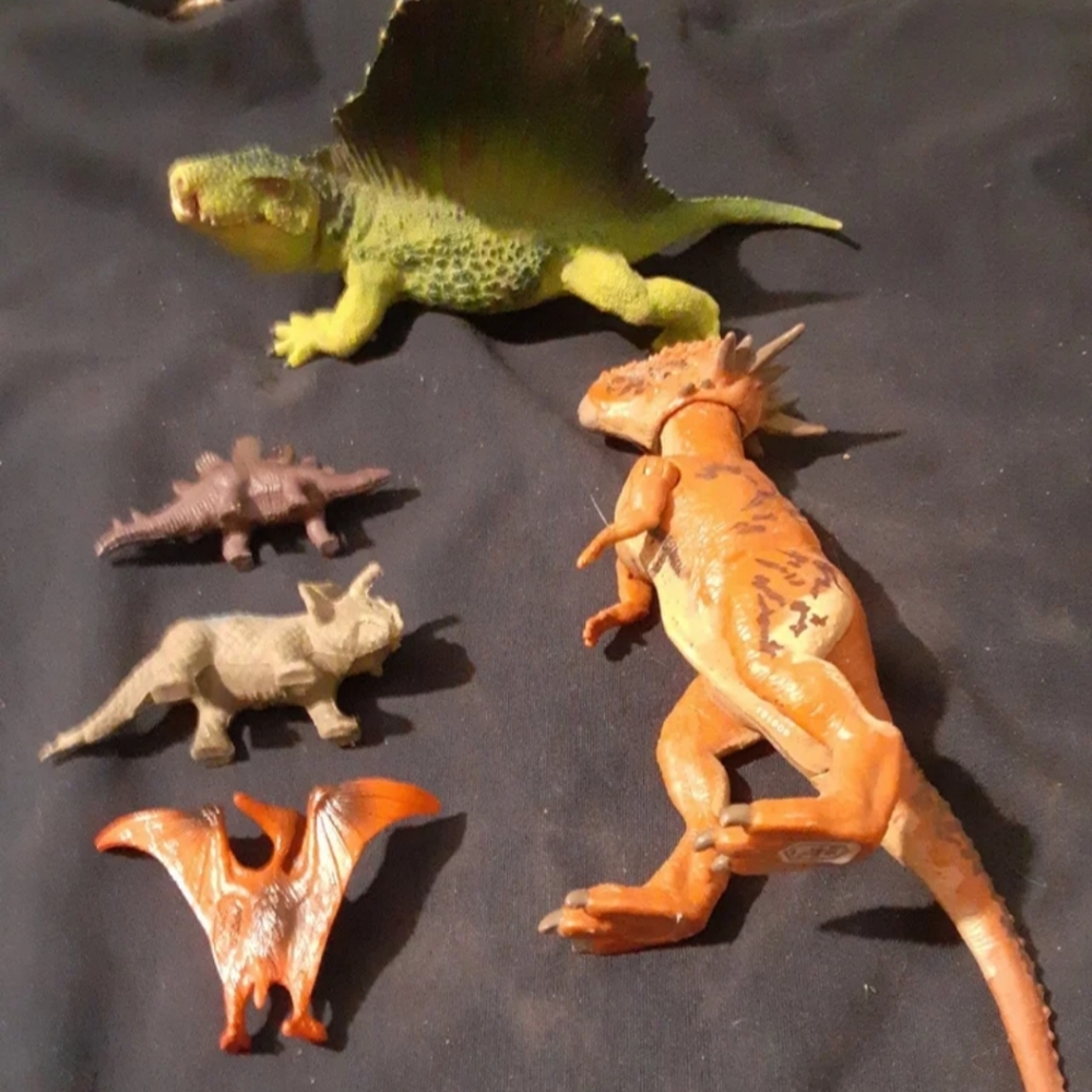 Dinosaur Winter Hat and 6 Dinosaur Toy Bundle - Picture 12 of 12